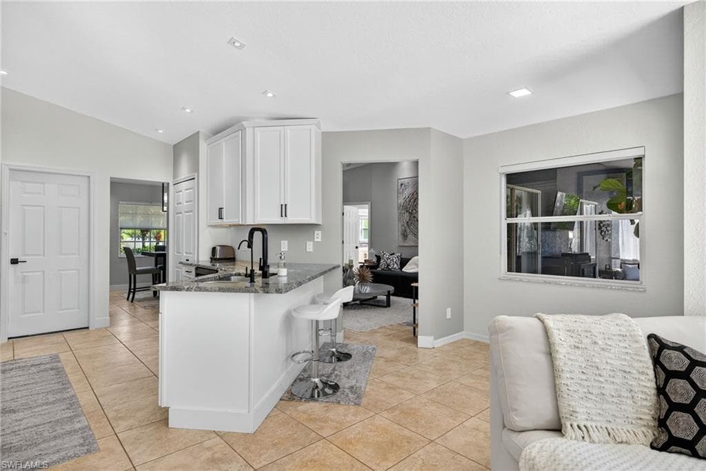 1081 9th St SW, Naples, FL 34117-10