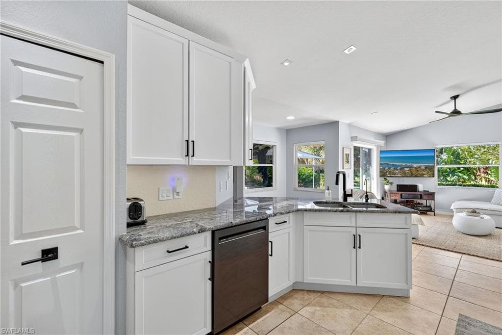 1081 9th St SW, Naples, FL 34117-12