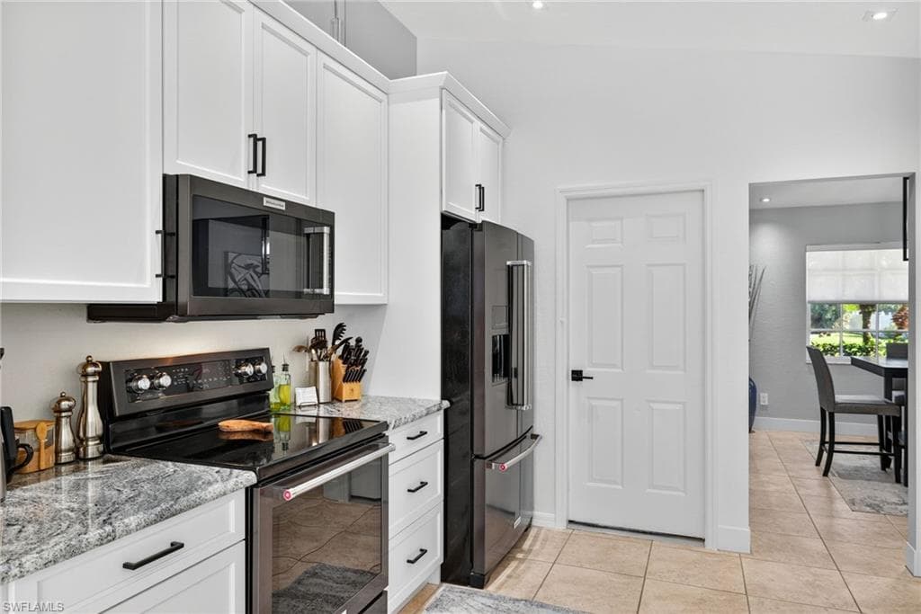 1081 9th St SW, Naples, FL 34117-13