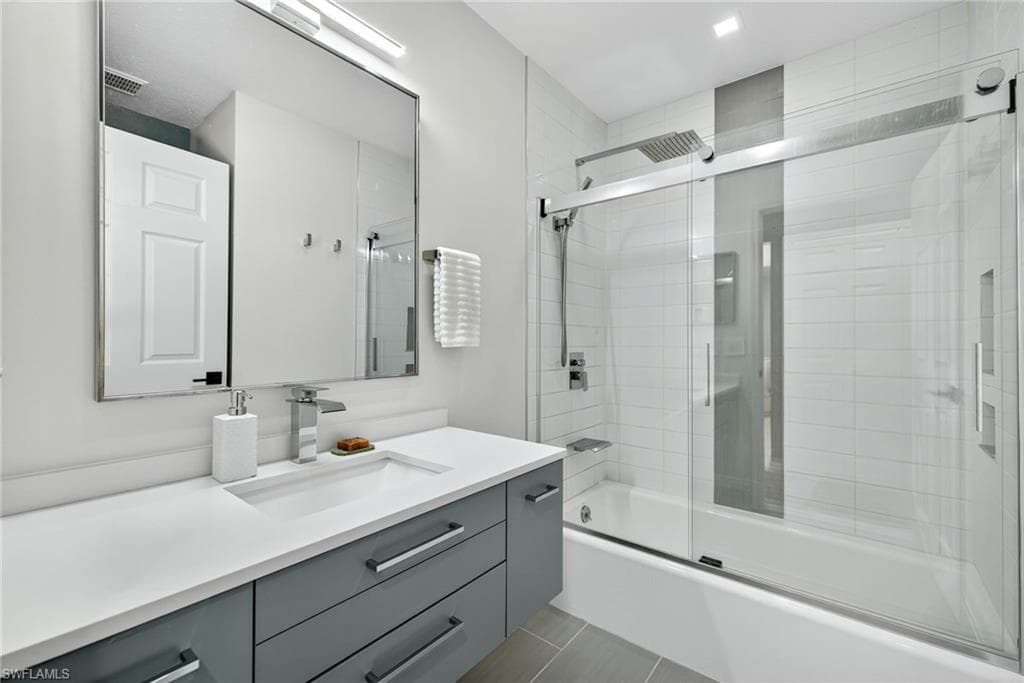 1081 9th St SW, Naples, FL 34117-14