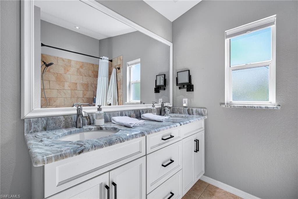 1081 9th St SW, Naples, FL 34117-20