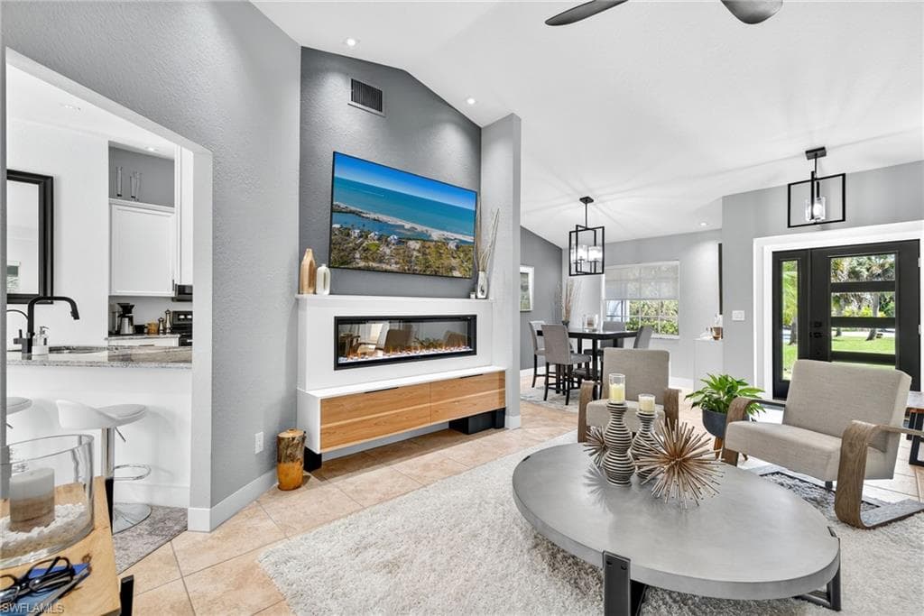 1081 9th St SW, Naples, FL 34117-5