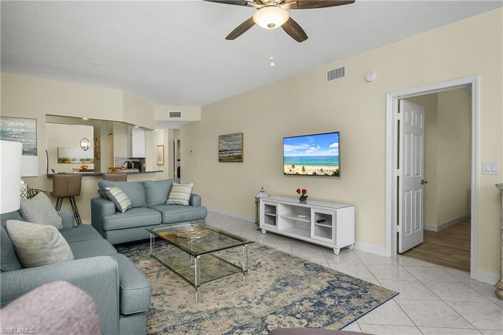 864 Tanbark Dr 101, Naples, FL 34108-9