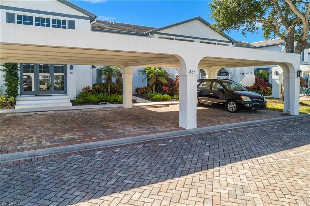864 Tanbark Dr 101, Naples, FL 34108-29