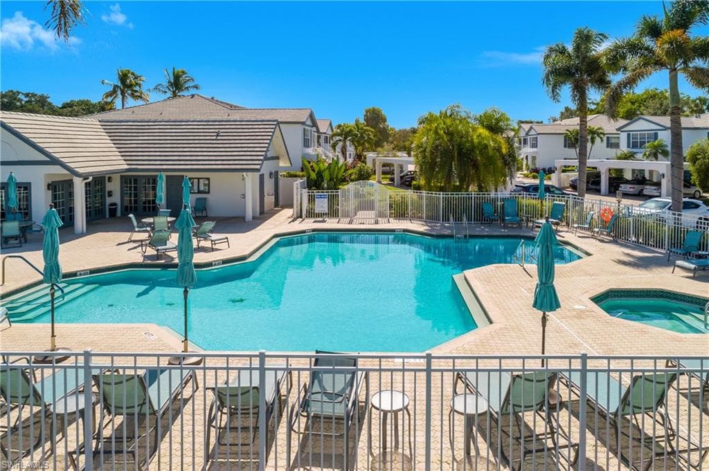 864 Tanbark Dr 101, Naples, FL 34108-37