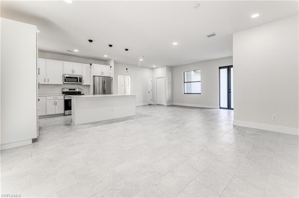 4303 18th Ave SE, Naples, FL 34117-3