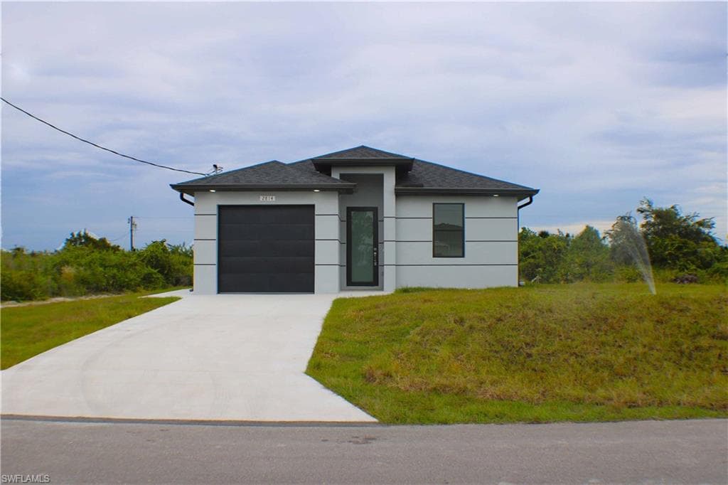2814 68th St W, Lehigh Acres, FL 33976-3
