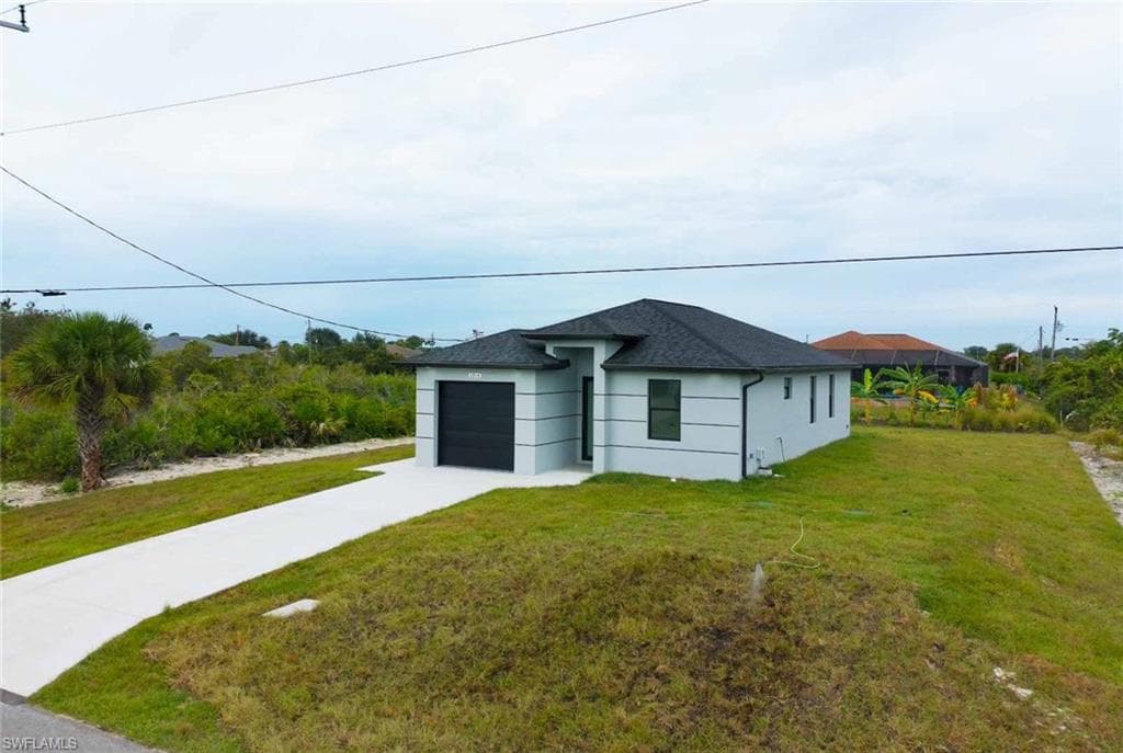 2814 68th St W, Lehigh Acres, FL 33976-5