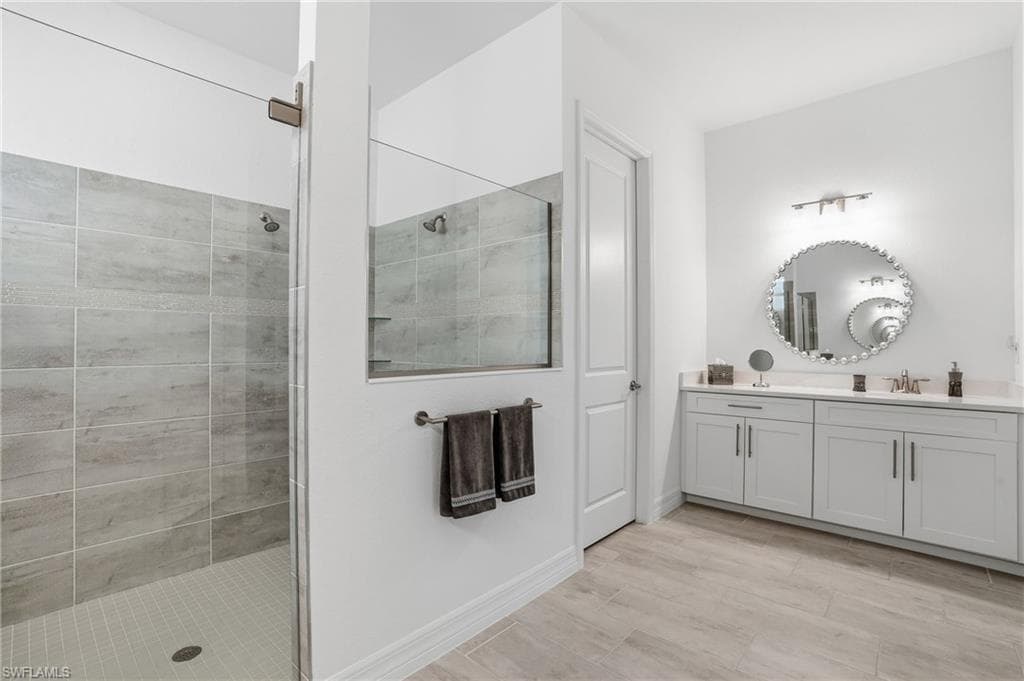 13686 Blue Bay Cir, Fort Myers, FL 33913-24