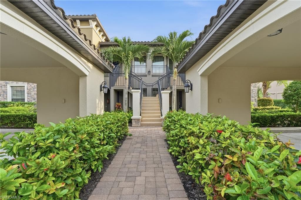 9426 Benvenuto Ct 2-104, Naples, FL 34119-8