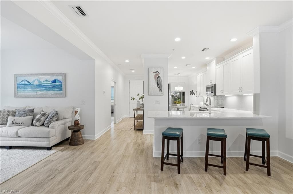 9426 Benvenuto Ct 2-104, Naples, FL 34119-4