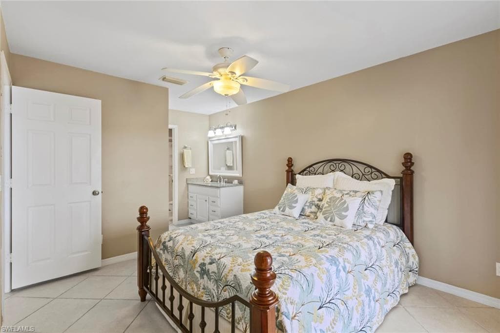 1305 Mainsail Dr 1013, Naples, FL 34114-15