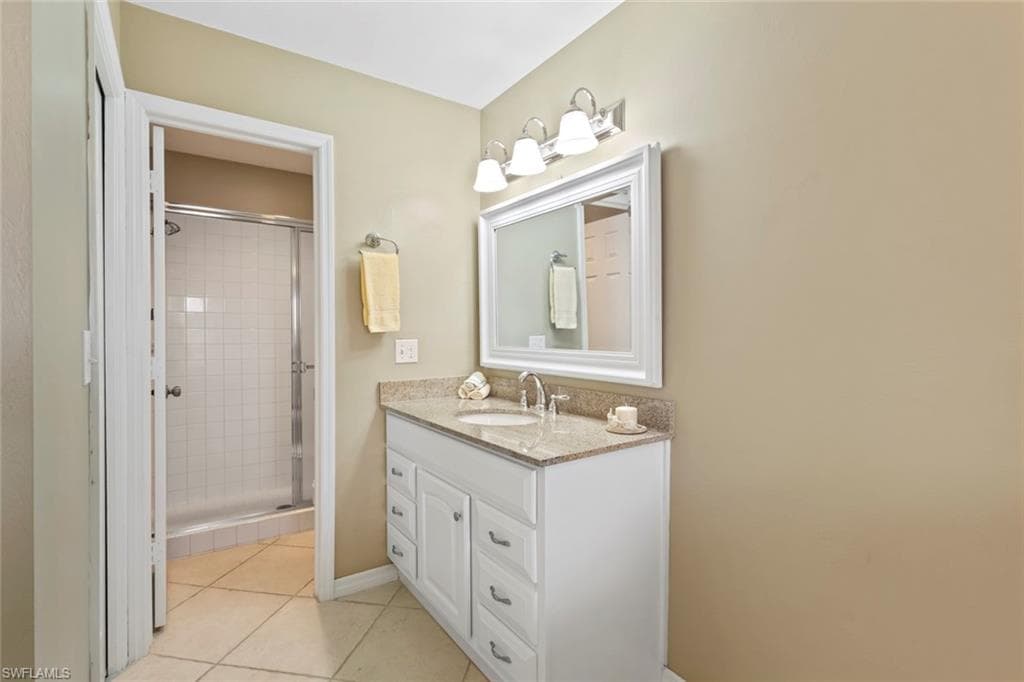 1305 Mainsail Dr 1013, Naples, FL 34114-16