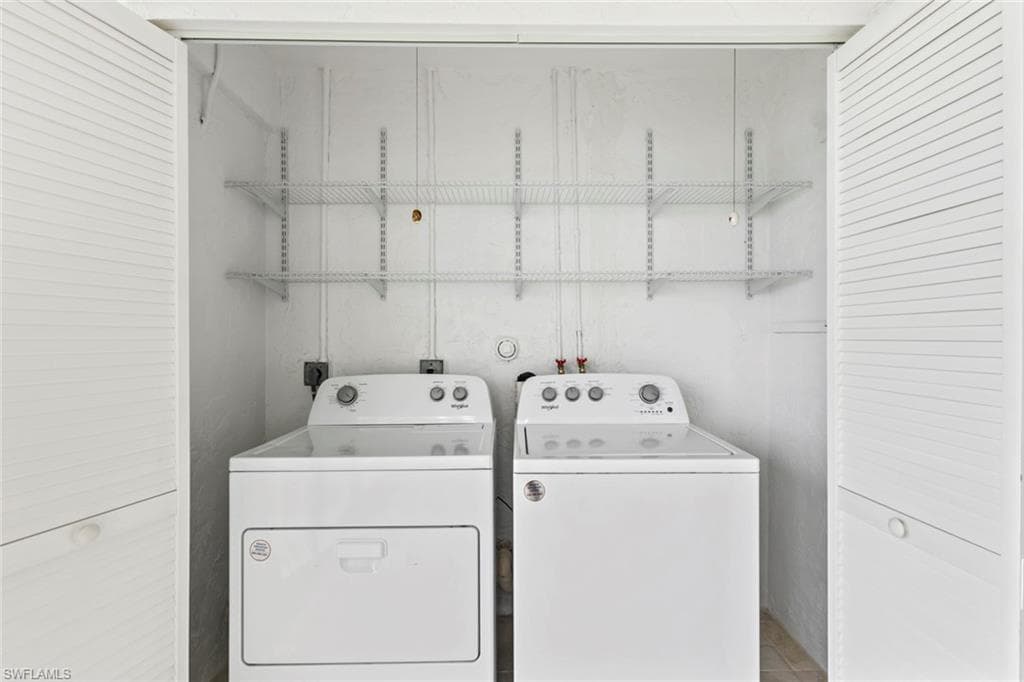 1305 Mainsail Dr 1013, Naples, FL 34114-22