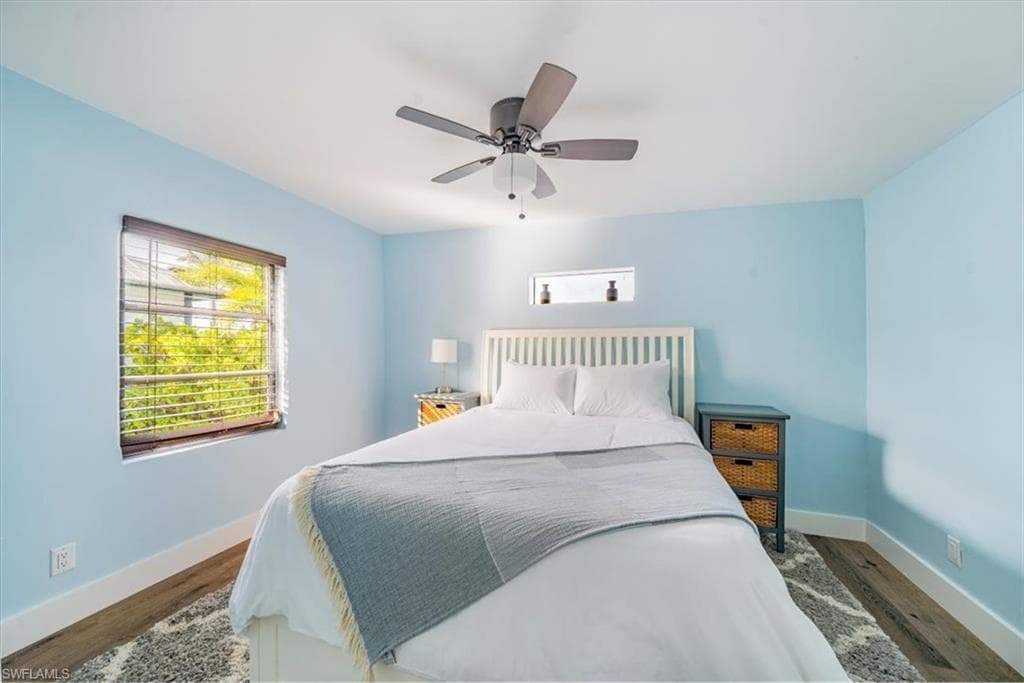 1283 Grand Canal Dr, Naples, FL 34110-14