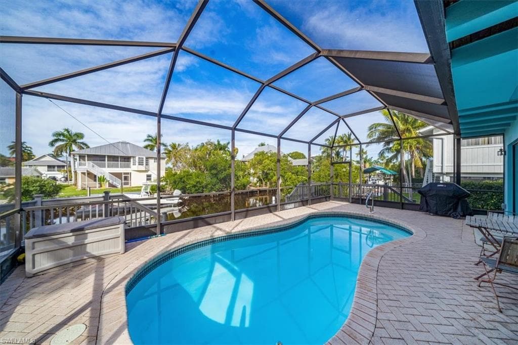 1283 Grand Canal Dr, Naples, FL 34110-20