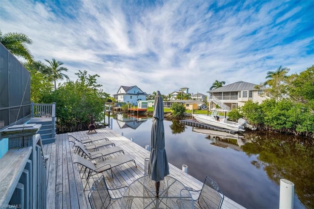 1283 Grand Canal Dr, Naples, FL 34110-24