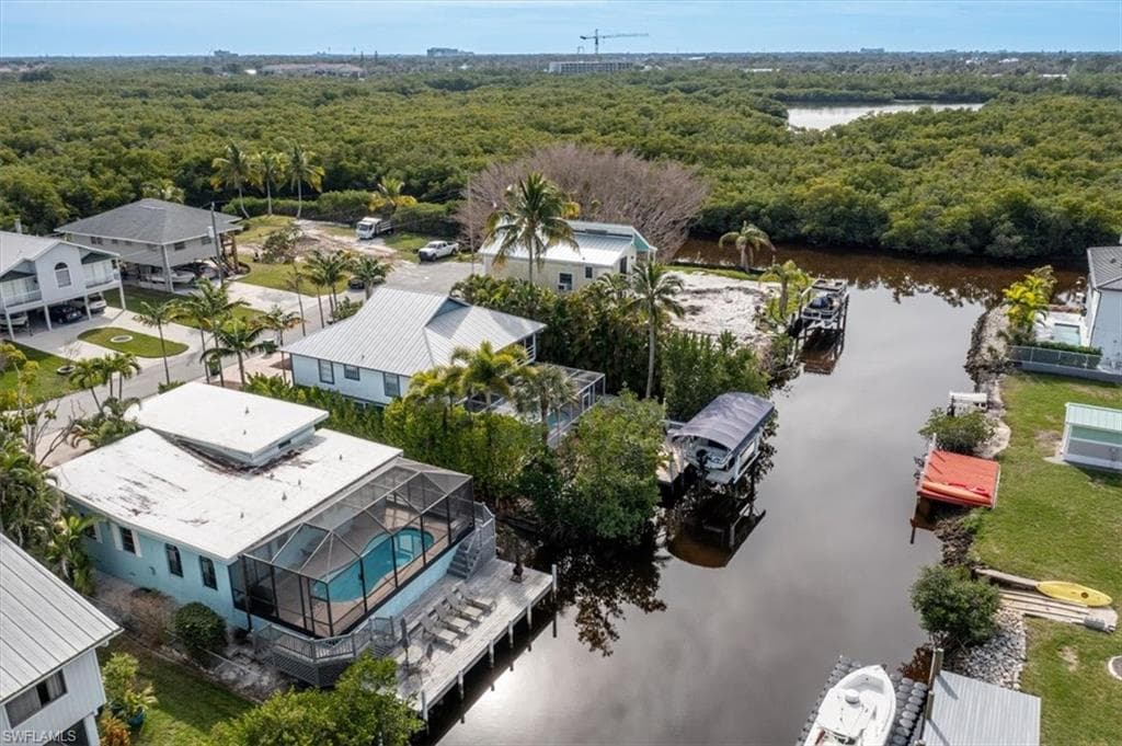 1283 Grand Canal Dr, Naples, FL 34110-34