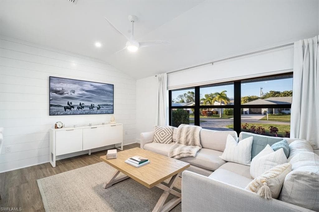 148 1st St, Bonita Springs, FL 34134-9