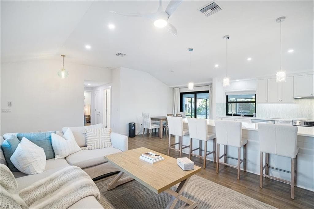 148 1st St, Bonita Springs, FL 34134-10