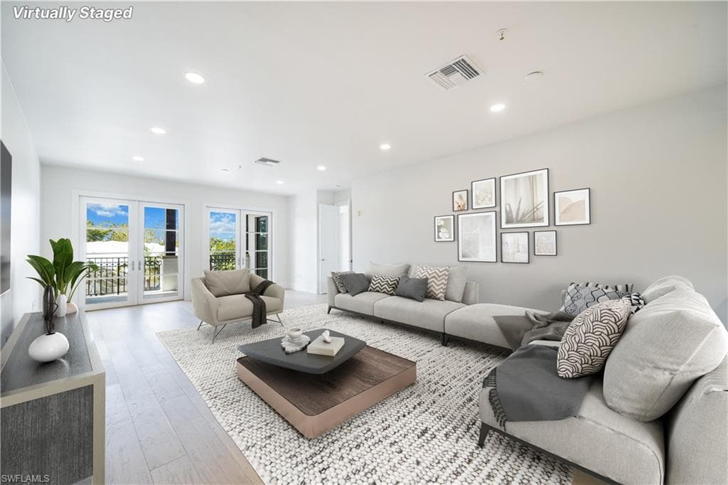 780 5th Ave S 305, Naples, FL 34102-9