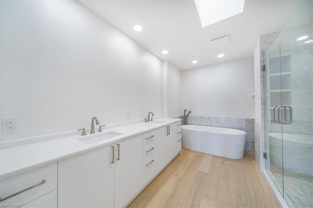 780 5th Ave S 305, Naples, FL 34102-15