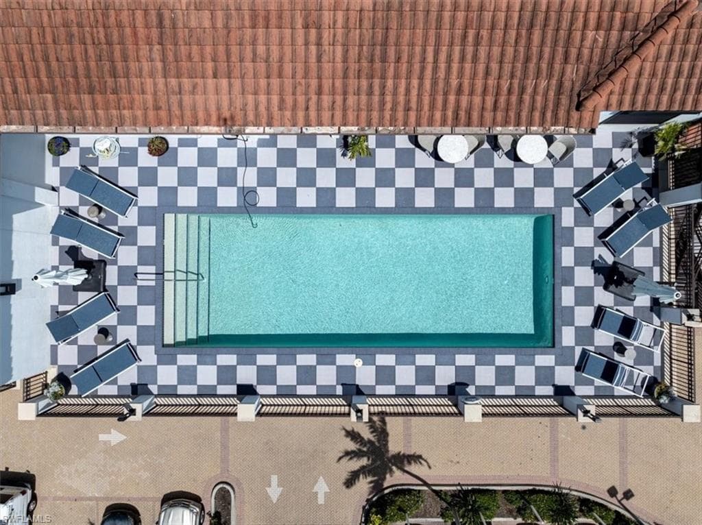 780 5th Ave S 305, Naples, FL 34102-24