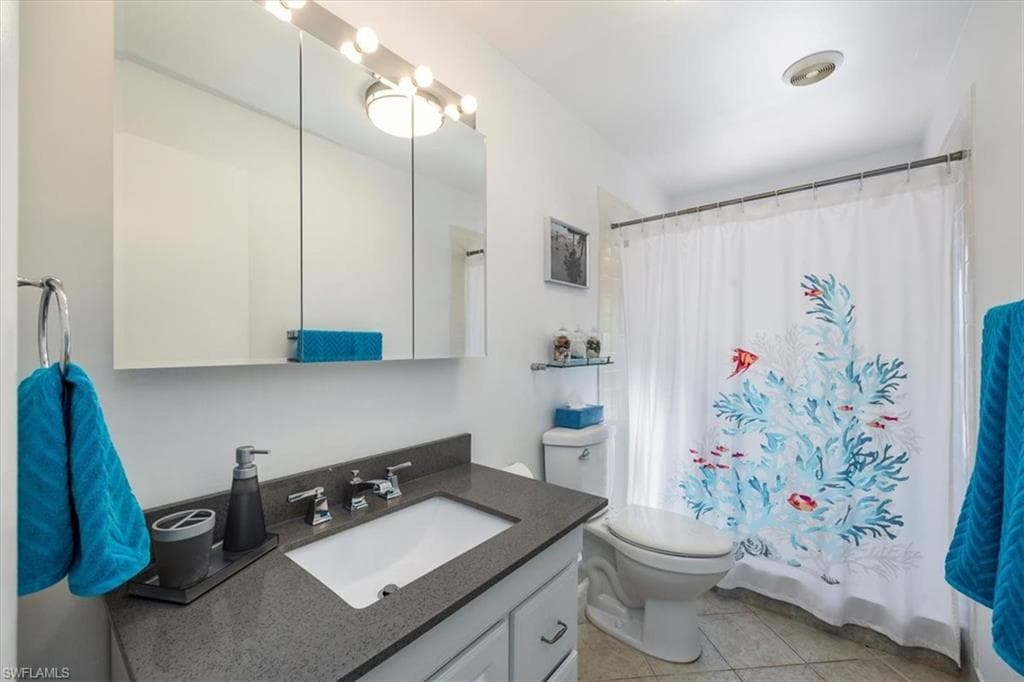 27594 Imperial River Rd, Bonita Springs, FL 34134-15