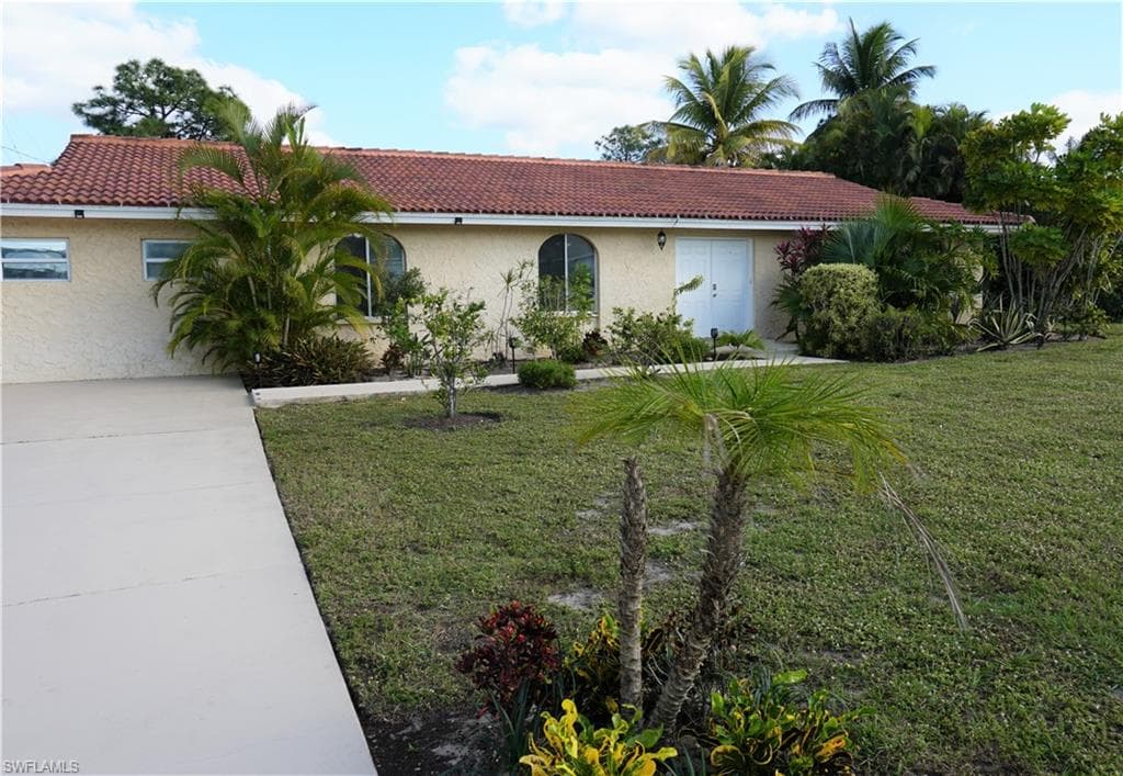 27594 Imperial River Rd, Bonita Springs, FL 34134-23