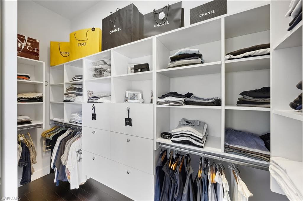 299 Mermaids Bight, Naples, FL 34103-14