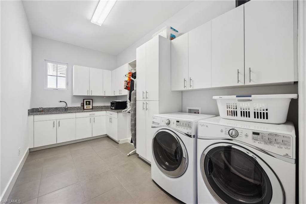 299 Mermaids Bight, Naples, FL 34103-27