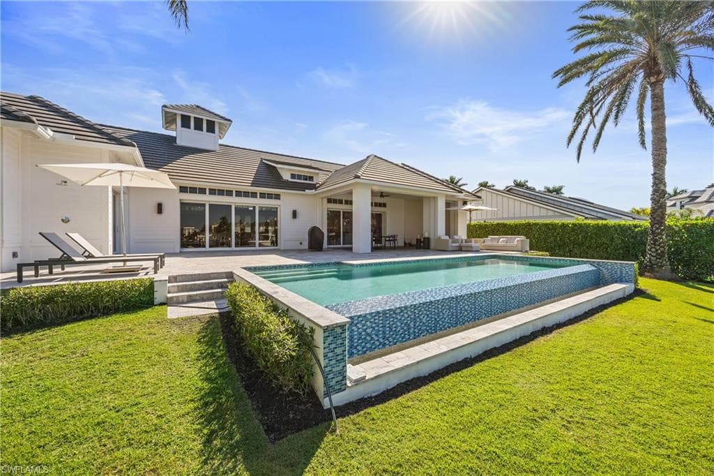 299 Mermaids Bight, Naples, FL 34103-4