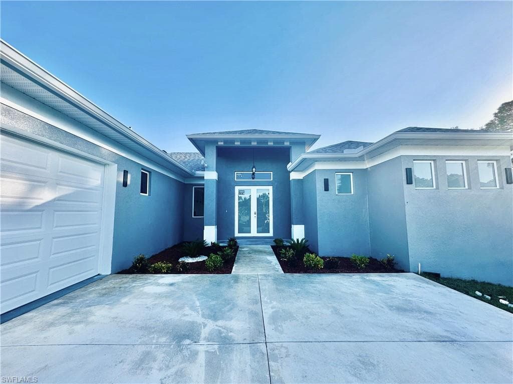 3730 40th Ave SE, Naples, FL 34117-1