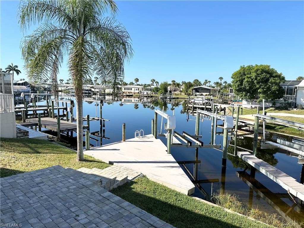 17510 Primrose Ct, Fort Myers Beach, FL 33931-8