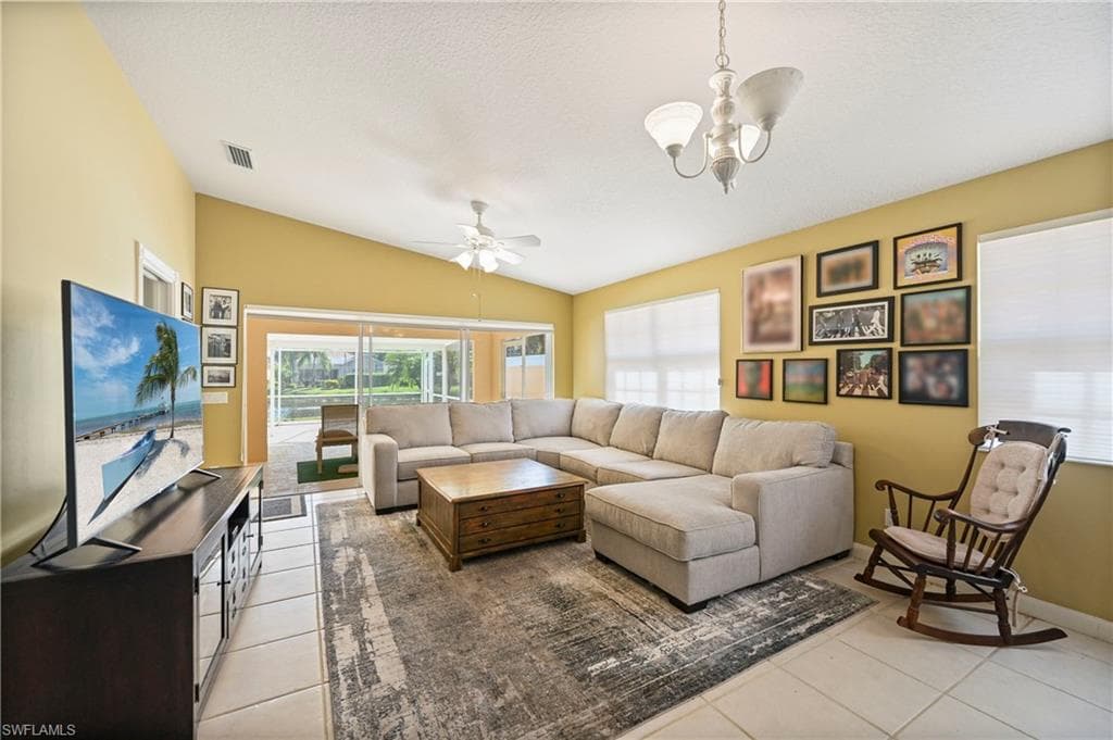4910 Kingston Way, Naples, FL 34119-2