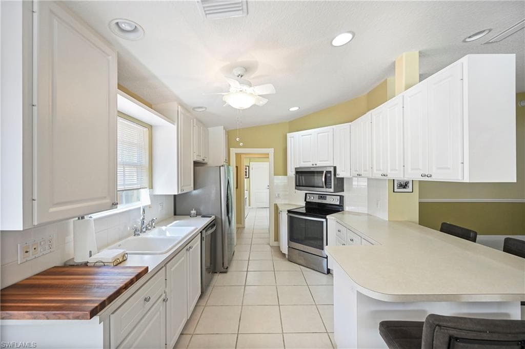 4910 Kingston Way, Naples, FL 34119-6