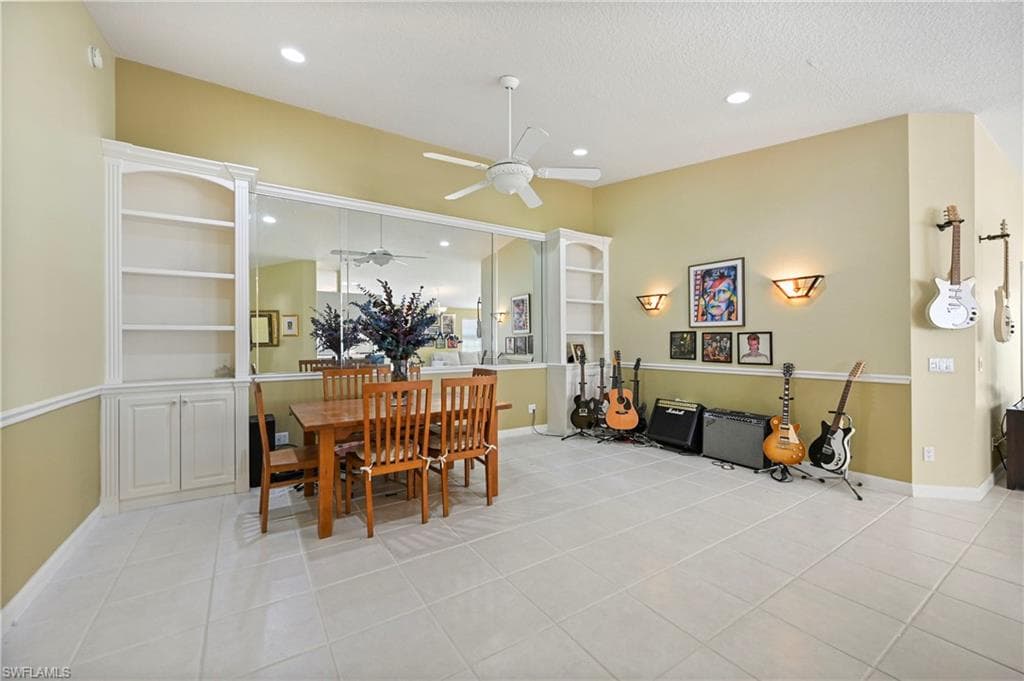 4910 Kingston Way, Naples, FL 34119-7