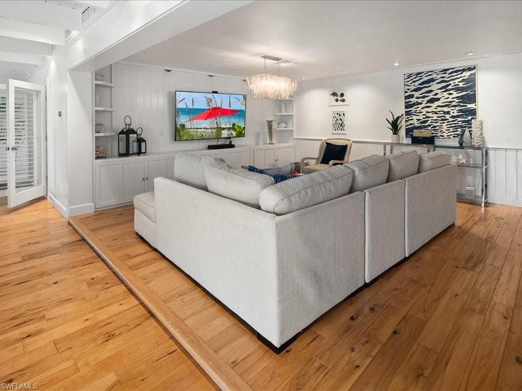 436 Golfview Dr, Naples, FL 34110-10