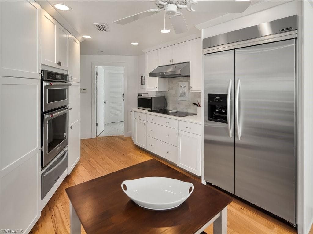 436 Golfview Dr, Naples, FL 34110-18