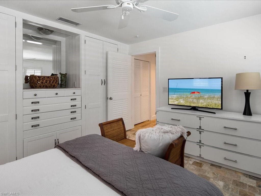 436 Golfview Dr, Naples, FL 34110-29