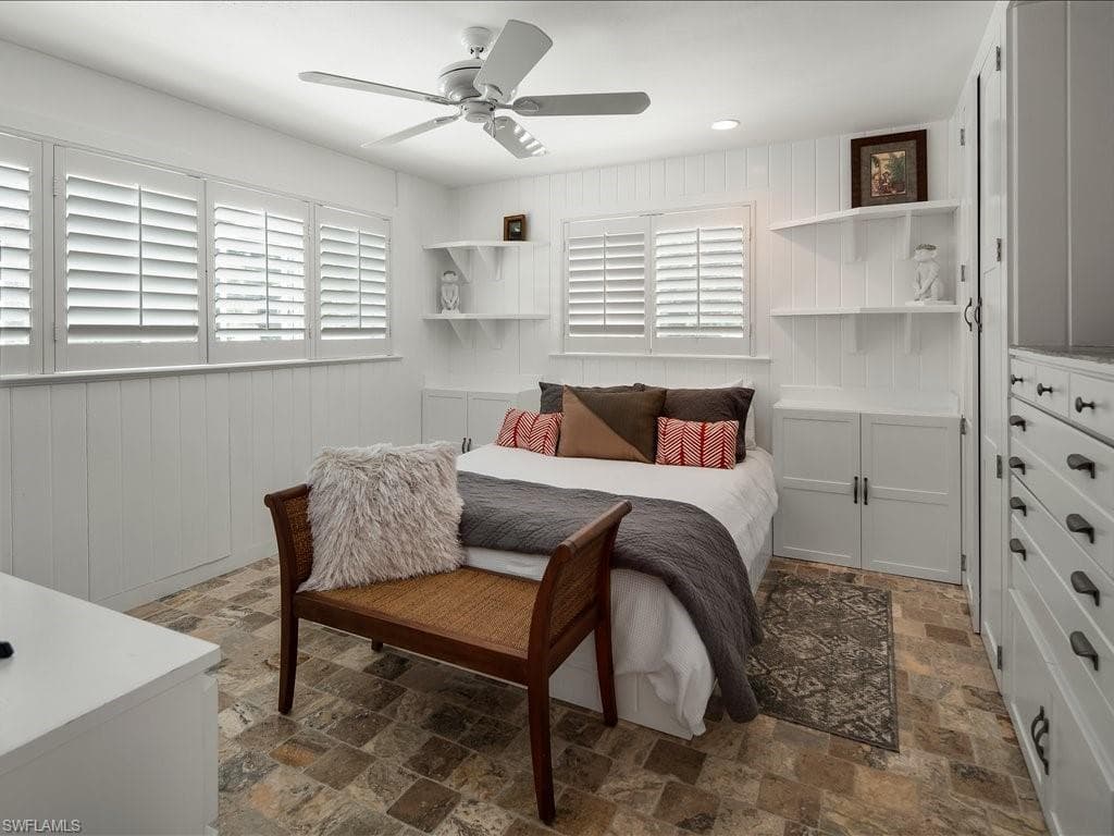 436 Golfview Dr, Naples, FL 34110-30