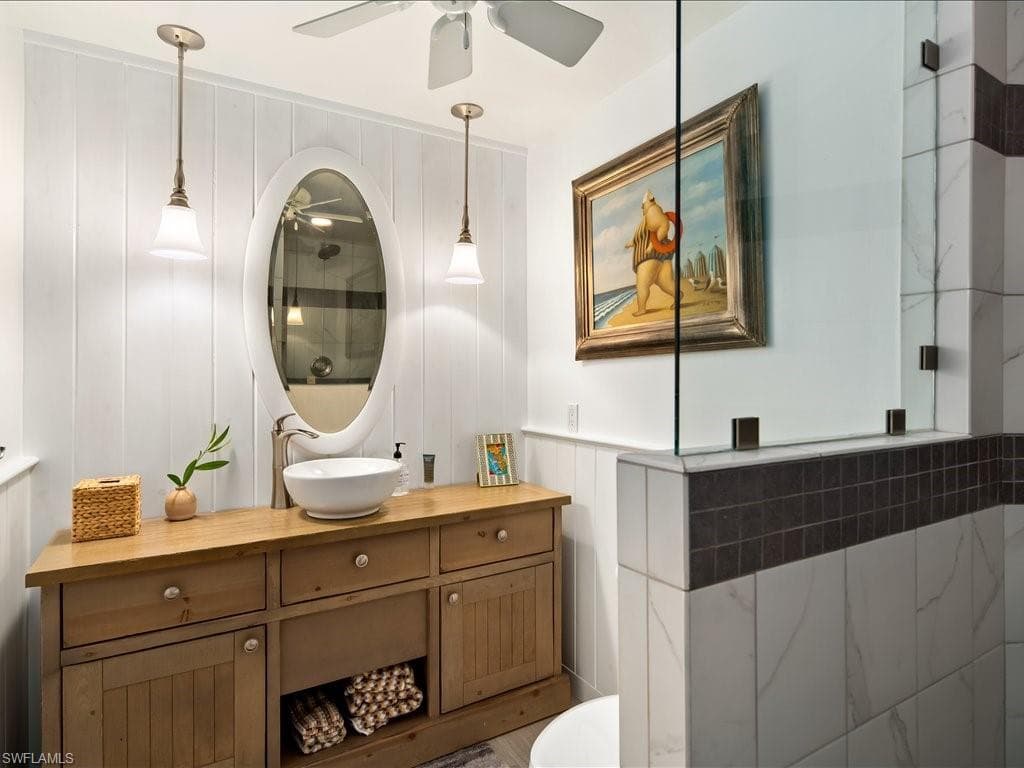 436 Golfview Dr, Naples, FL 34110-32