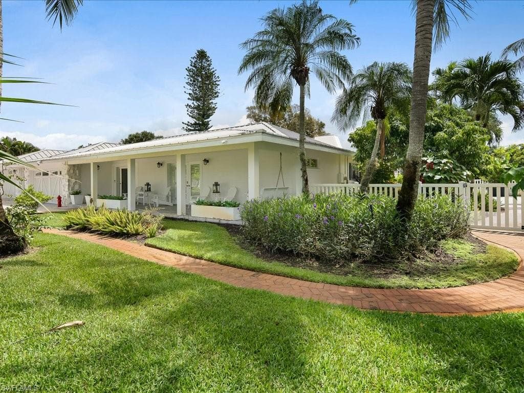 436 Golfview Dr, Naples, FL 34110-36