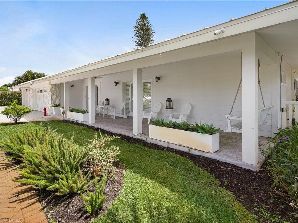 436 Golfview Dr, Naples, FL 34110-37