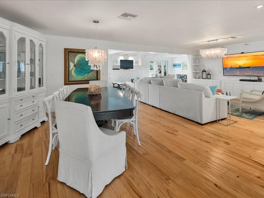 436 Golfview Dr, Naples, FL 34110-6