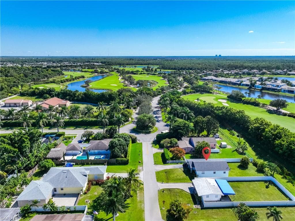 111 7th St, Naples, FL 34113-31