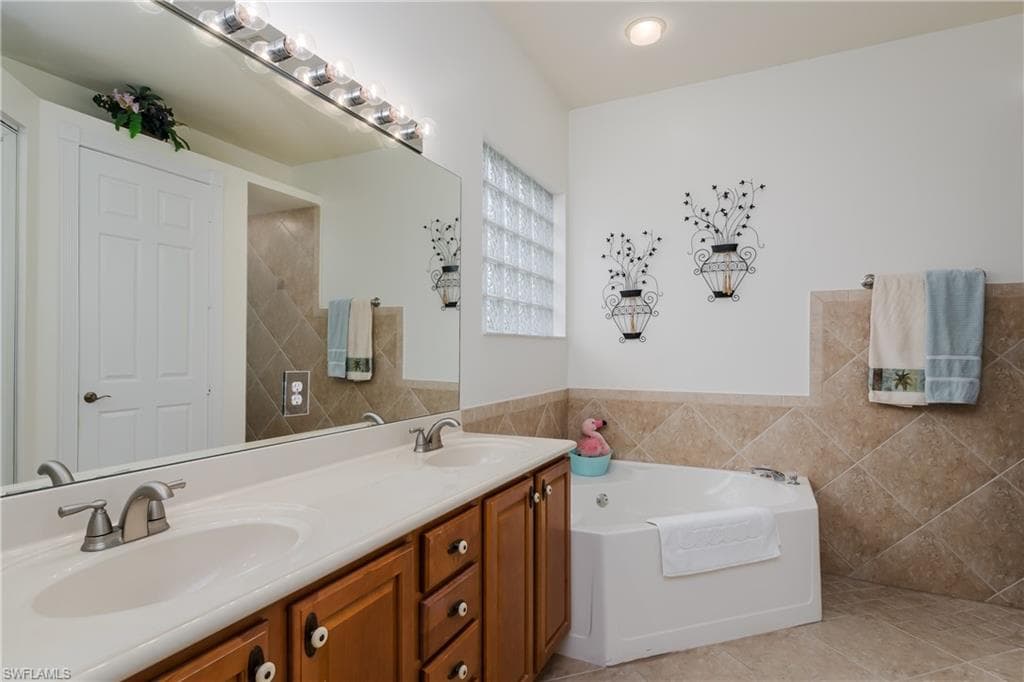 28363 Hidden Lake Dr, Bonita Springs, FL 34134-14