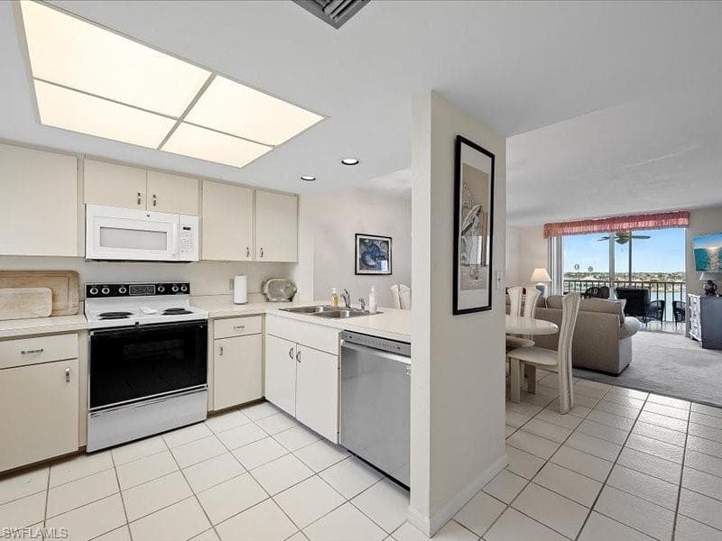 897 Collier Ct 4-705, Marco Island, FL 34145-8