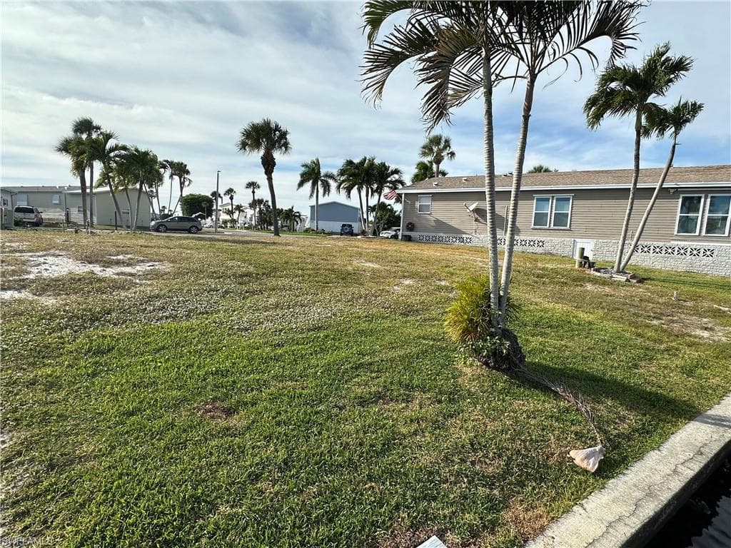 17621 Stevens Blvd, Fort Myers Beach, FL 33931-5