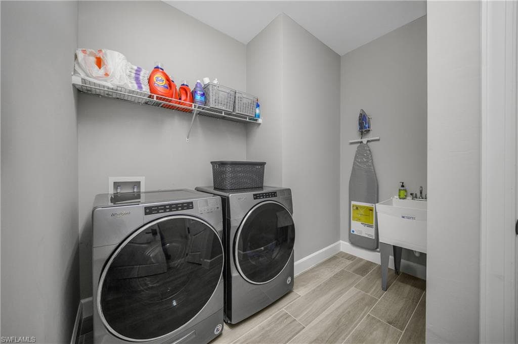 19228 Aqua Shore Dr, Fort Myers, FL 33913-35